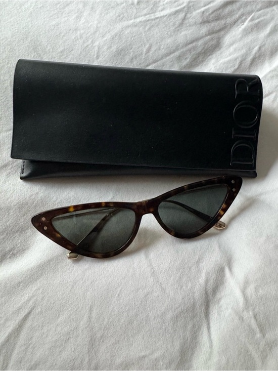 Dior Accessories - Dior cat-eye sunglasses